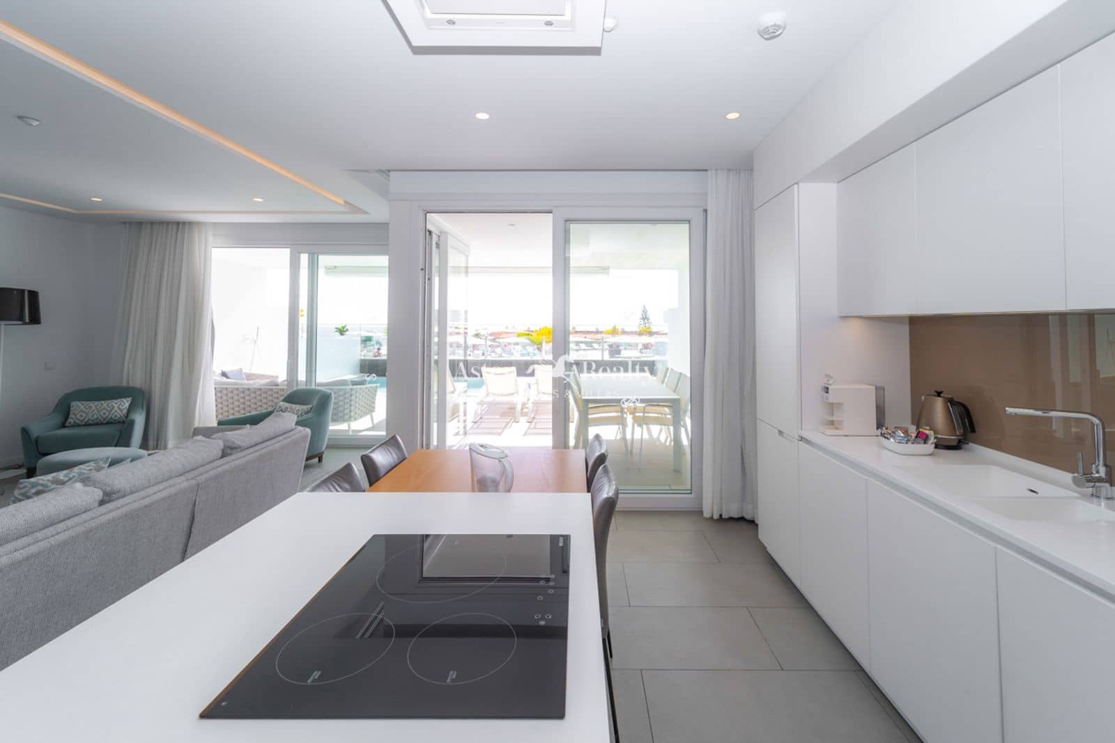 2 quarto Apartamento para venda em La Caleta Adeje com piscina garagem - 1 095 000 € (Ref: 9909761)
