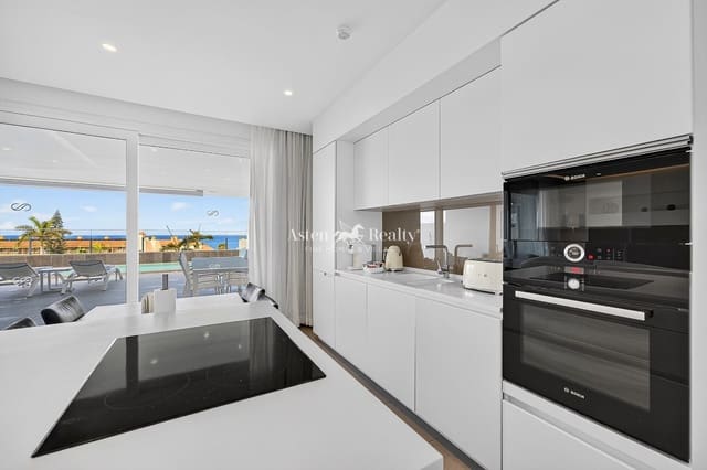 2 soveværelse Lejlighed til salg i La Caleta Adeje, Adeje med swimmingpool garage - € 1.095.000 (Ref: 9909761)