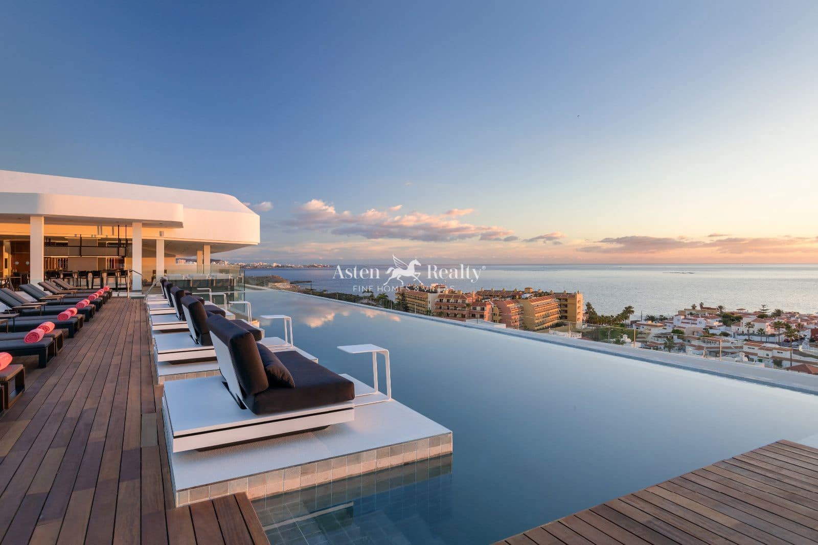 Appartamento in vendita in La Caleta Adeje con piscina garage - 335.000 € (Rif: 9911750)