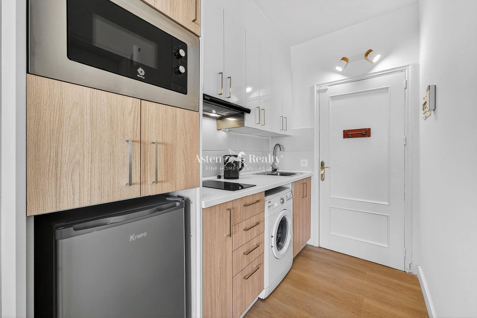 Asunto myytävänä paikassa Playa Paraiso mukana uima-altaan - 230 000 € (Ref: 9914943)