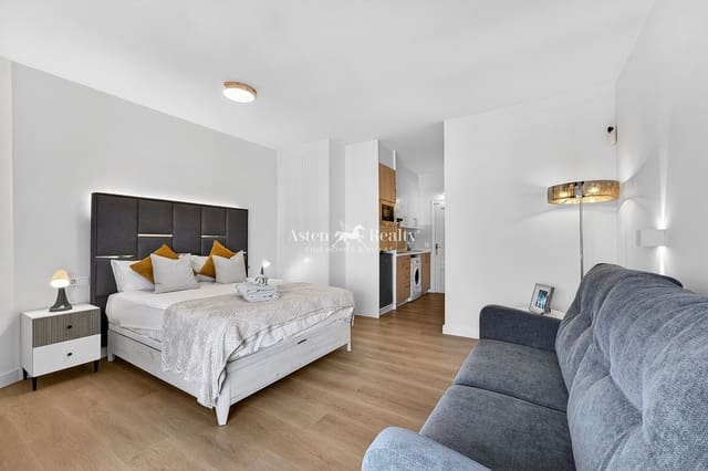 Asunto myytävänä paikassa Playa Paraiso, Adeje mukana uima-altaan - 230 000 € (Ref: 9914943)