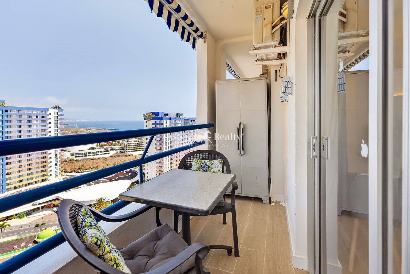 Asunto myytävänä paikassa Playa Paraiso mukana uima-altaan - 230 000 € (Ref: 9914943)
