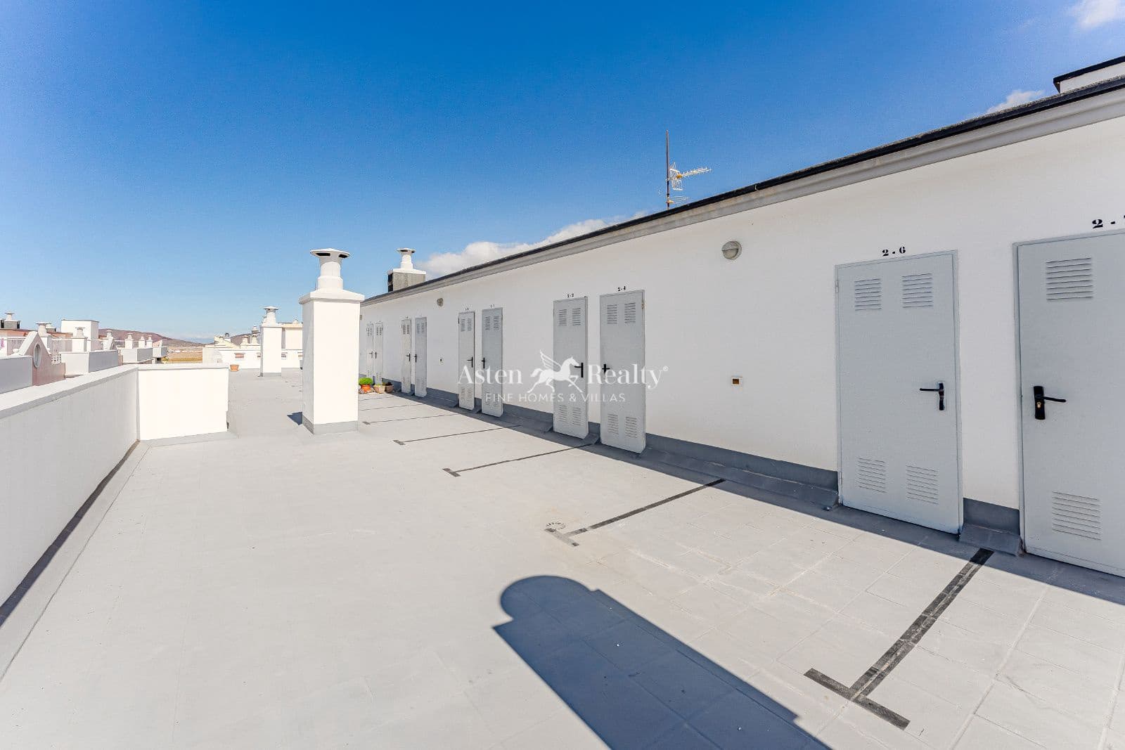 2 bedroom Flat for sale in Las Galletas with garage - € 249,700 (Ref: 9922841)