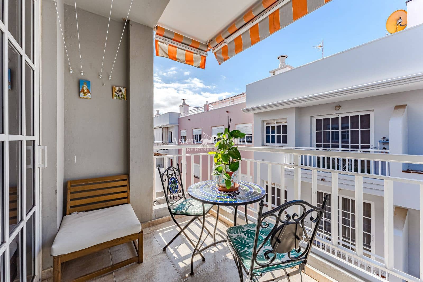 2 bedroom Flat for sale in Las Galletas with garage - € 249,700 (Ref: 9922841)