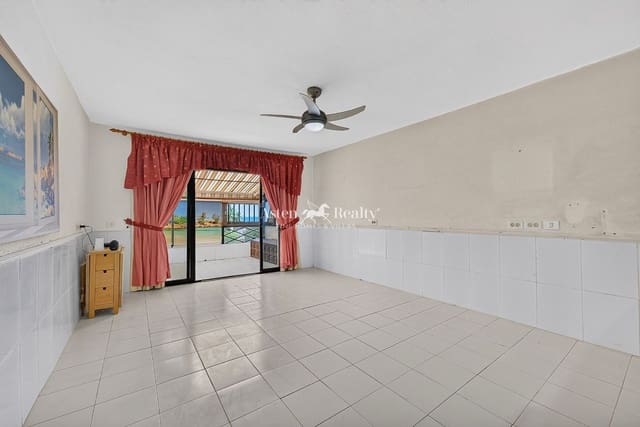 1 soverom Leilighet til salgs i Costa del Silencio, Arona med svømmebasseng garasje - € 199 000 (Ref: 9932295)