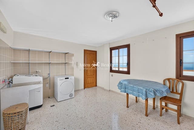 4 sypialnia Willa na sprzedaż w Santa Ursula z garażem - 490 000 € (Ref: 9932296)