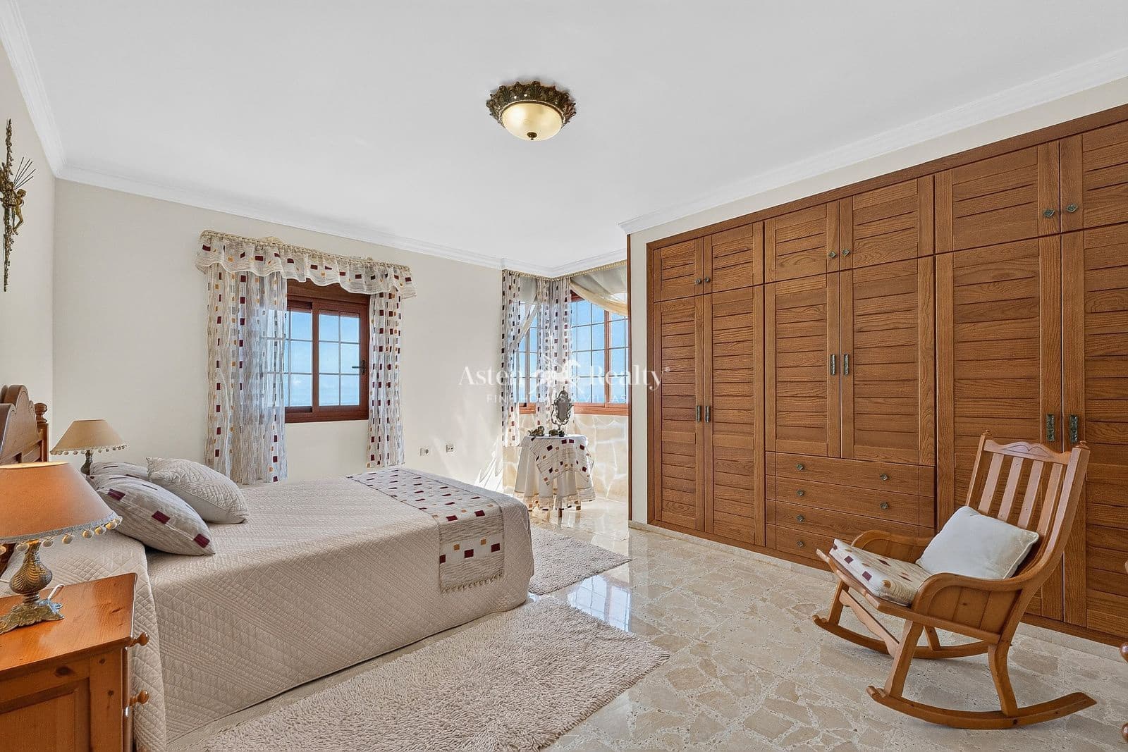 4 bedroom Villa for sale in Santa Ursula with garage - € 490,000 (Ref: 9932296)