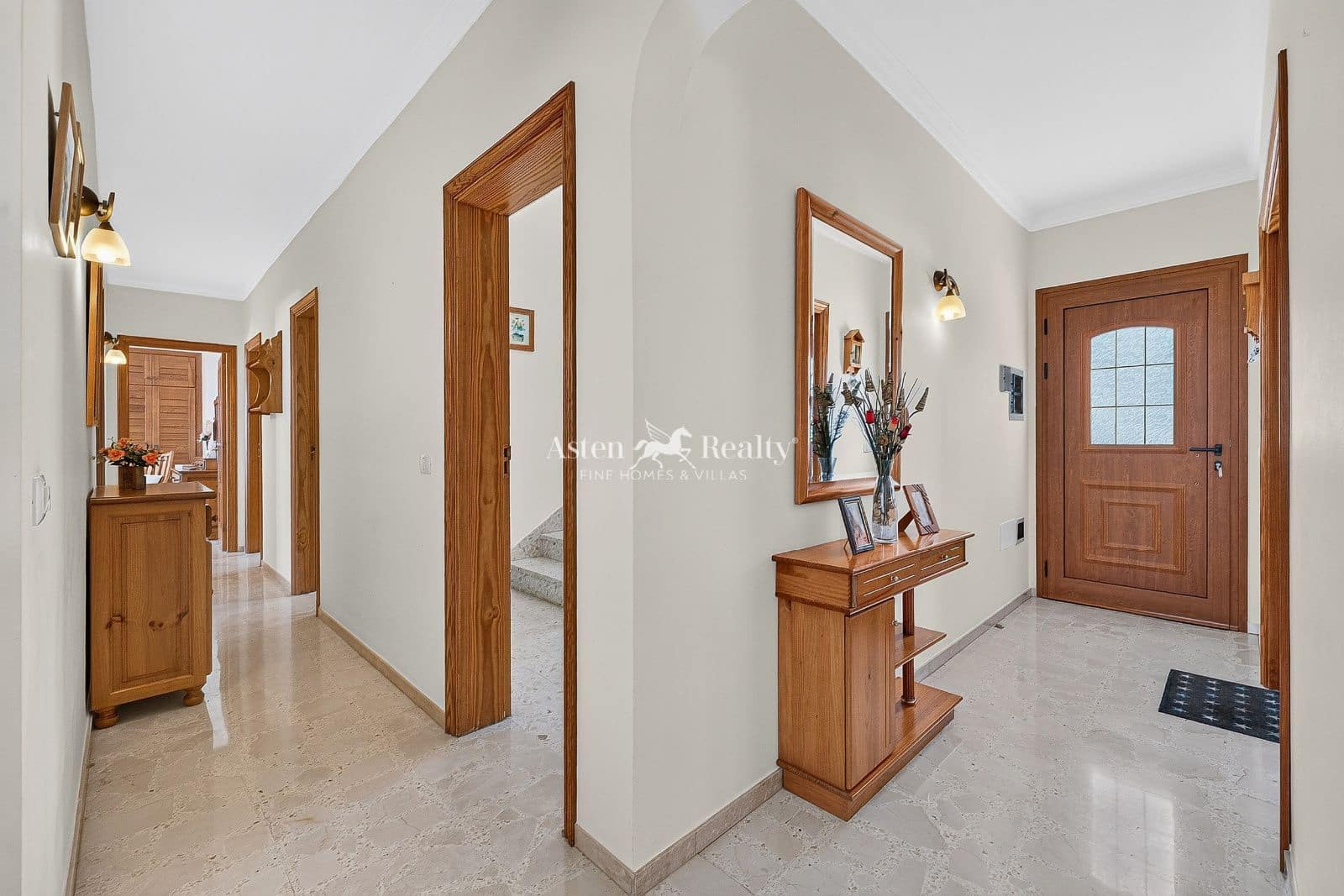 4 bedroom Villa for sale in Santa Ursula with garage - € 490,000 (Ref: 9932296)