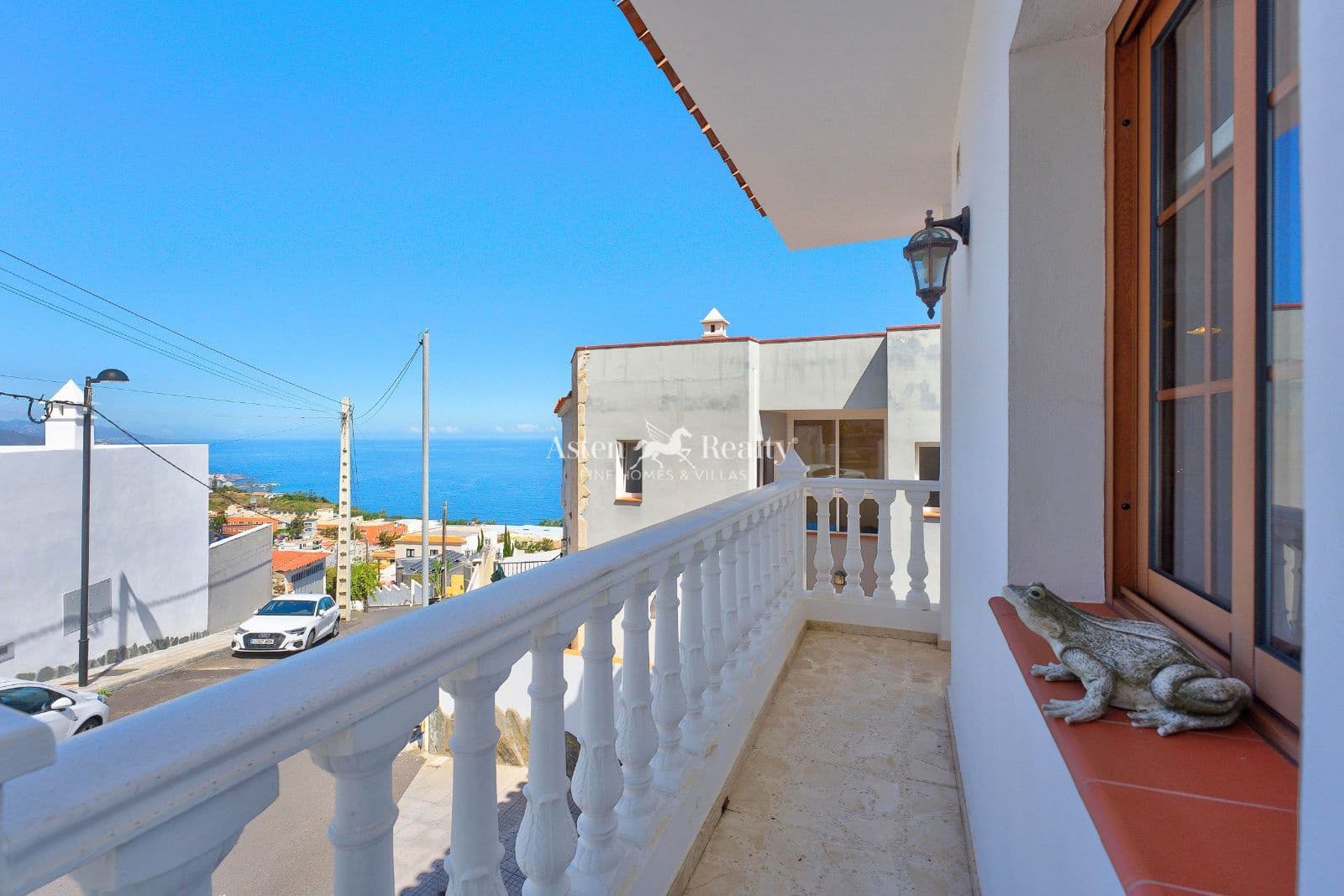 4 bedroom Villa for sale in Santa Ursula with garage - € 490,000 (Ref: 9932296)