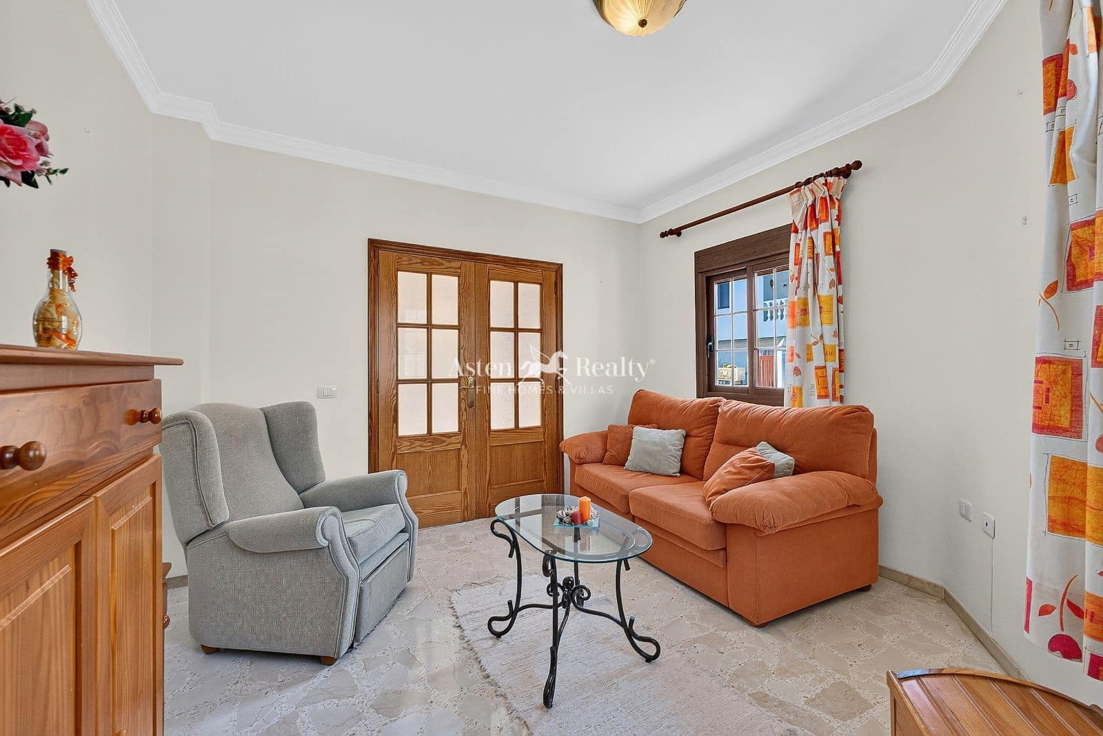 4 bedroom Villa for sale in Santa Ursula with garage - € 490,000 (Ref: 9932296)