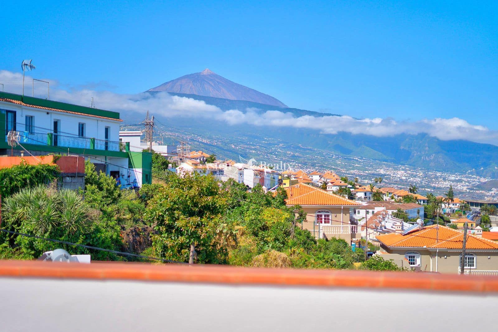 4 bedroom Villa for sale in Santa Ursula with garage - € 490,000 (Ref: 9932296)