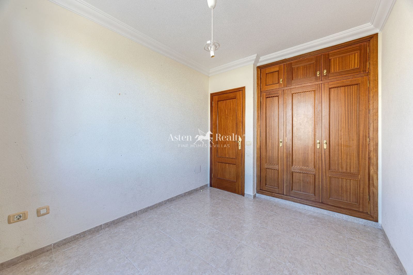 3 bedroom Flat for sale in Las Galletas - € 219,000 (Ref: 9940848)