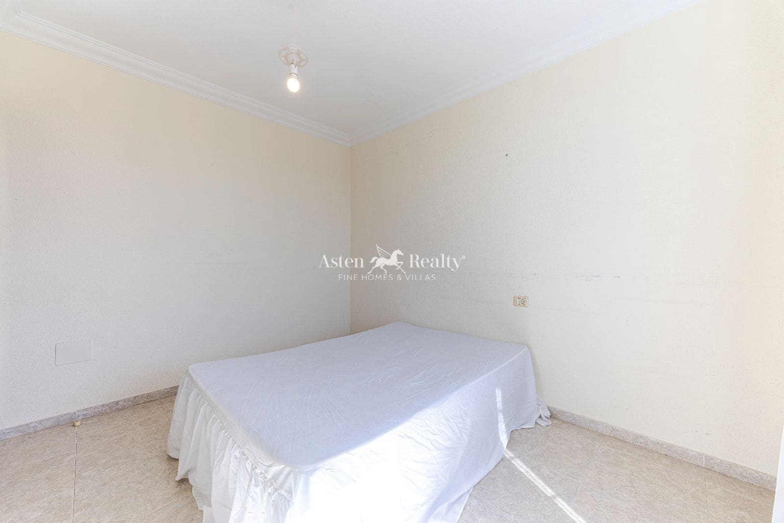 2 bedroom Flat for sale in Las Galletas - € 197,000 (Ref: 9941561)
