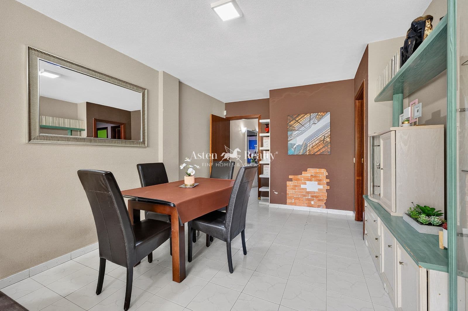3 slaapkamer Flat te koop in El Medano met garage - € 355.000 (Ref: 9943220)