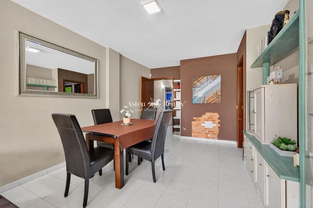 3 soverom Leilighet til salgs i El Medano, Granadilla de Abona med garasje - € 355 000 (Ref: 9943220)