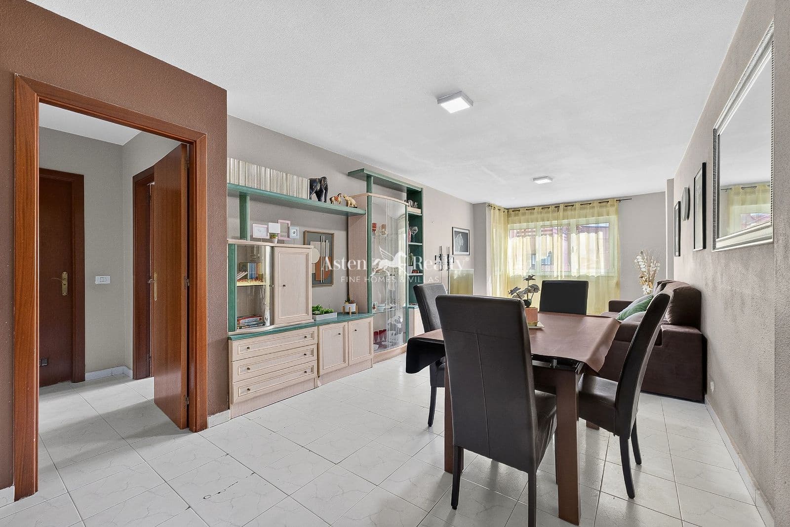 3 slaapkamer Flat te koop in El Medano met garage - € 355.000 (Ref: 9943220)