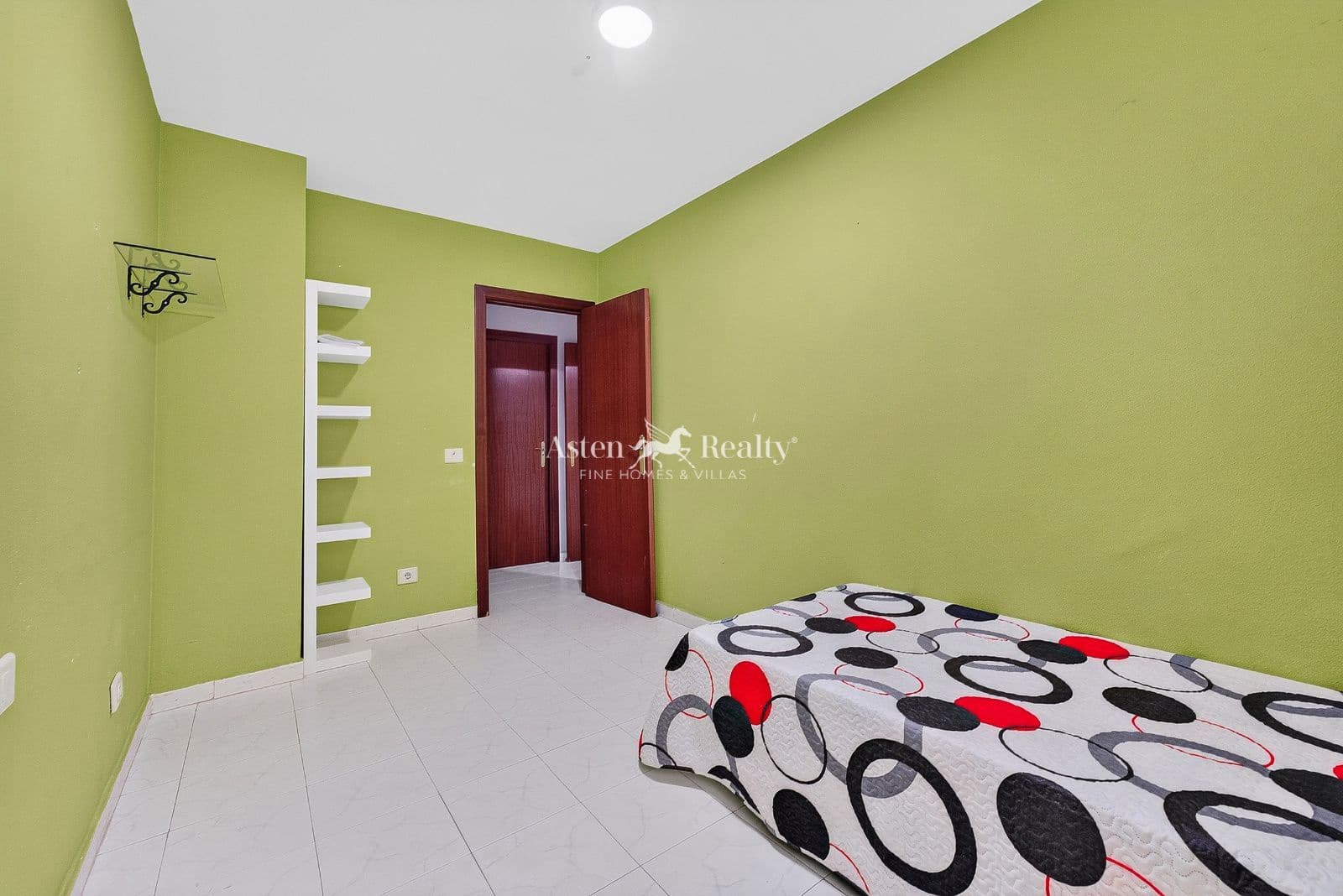 3 slaapkamer Flat te koop in El Medano met garage - € 355.000 (Ref: 9943220)