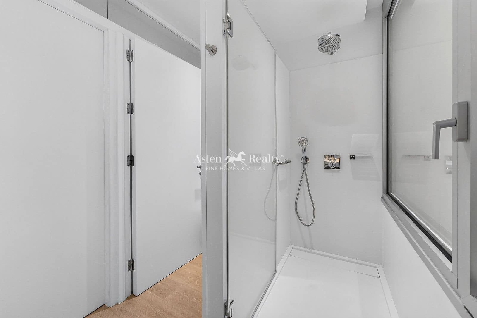 3 quarto Casa em Banda para venda em Piedra Hincada com piscina garagem - 1 850 000 € (Ref: 9950621)