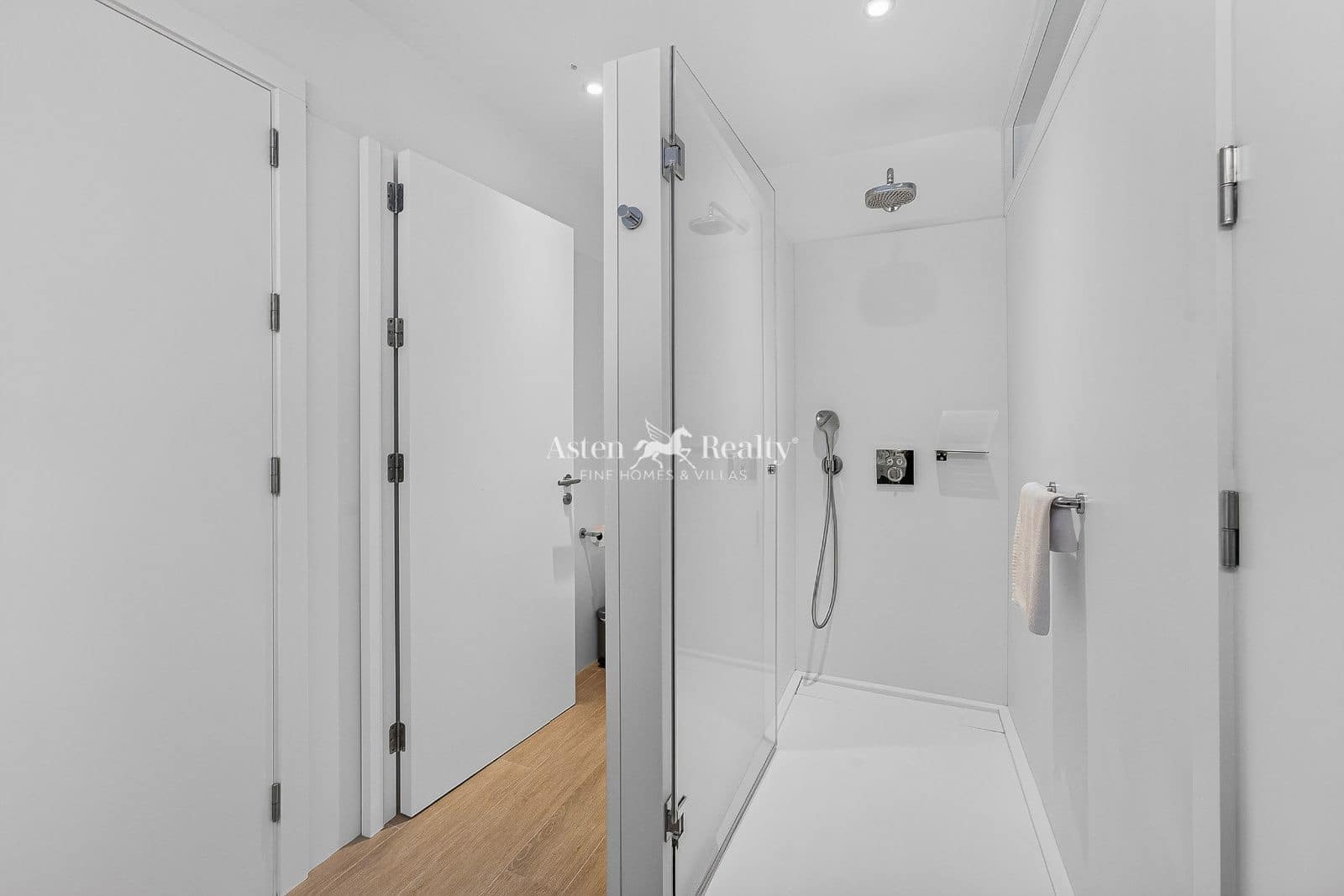 3 quarto Casa em Banda para venda em Piedra Hincada com piscina garagem - 1 850 000 € (Ref: 9950621)