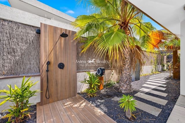 3 quarto Casa em Banda para venda em Piedra Hincada, Guía de Isora com piscina garagem - 1 850 000 € (Ref: 9950621)