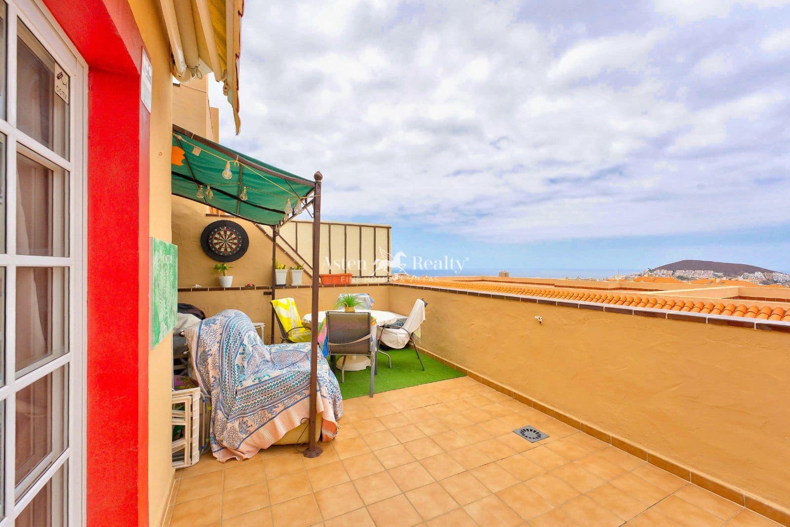 1 quarto Apartamento para venda em Los Cristianos com piscina garagem - 310 000 € (Ref: 9953074)