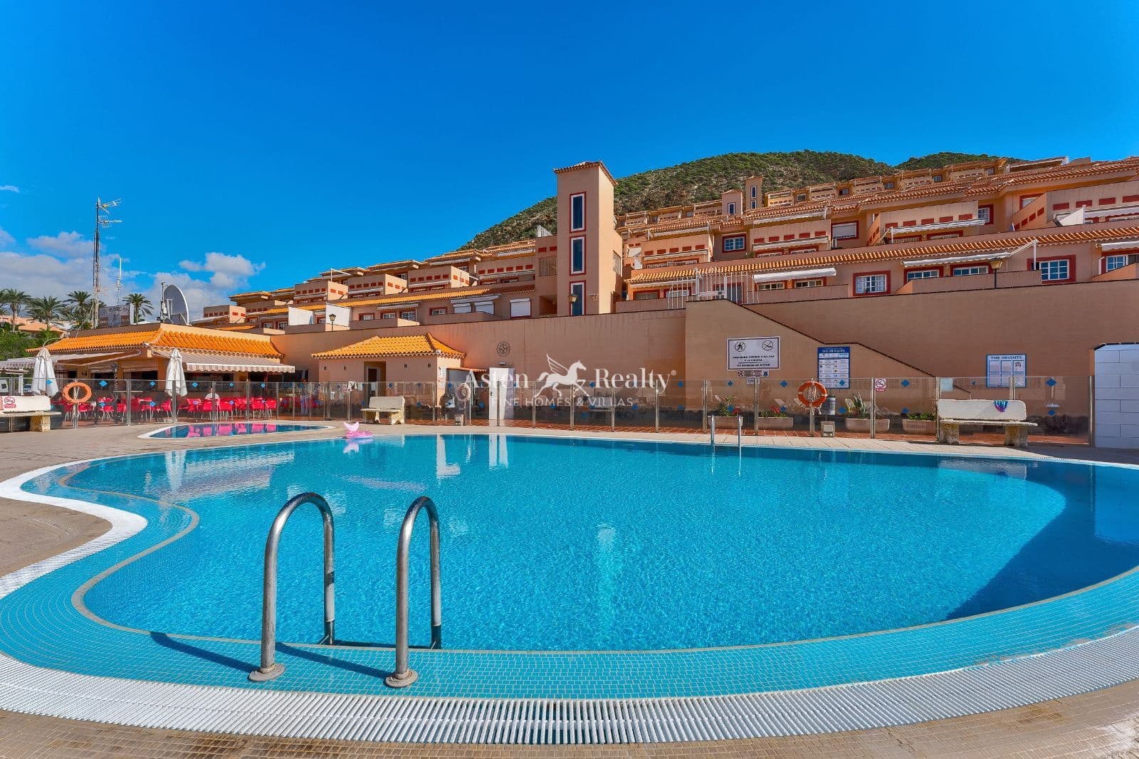 1 quarto Apartamento para venda em Los Cristianos com piscina garagem - 310 000 € (Ref: 9953074)