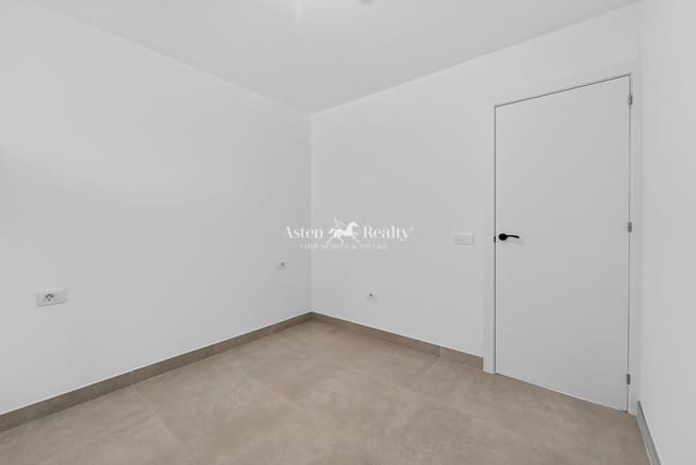 2 soveværelse Lejlighed til salg i Playa Paraiso, Adeje med swimmingpool garage - € 320.000 (Ref: 9958425)