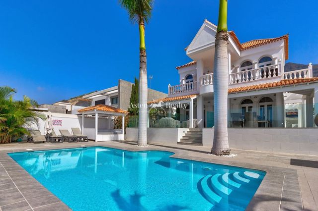 4 soveværelse Villa til salg i Torviscas, Adeje med swimmingpool garage - € 2.060.000 (Ref: 9965904)