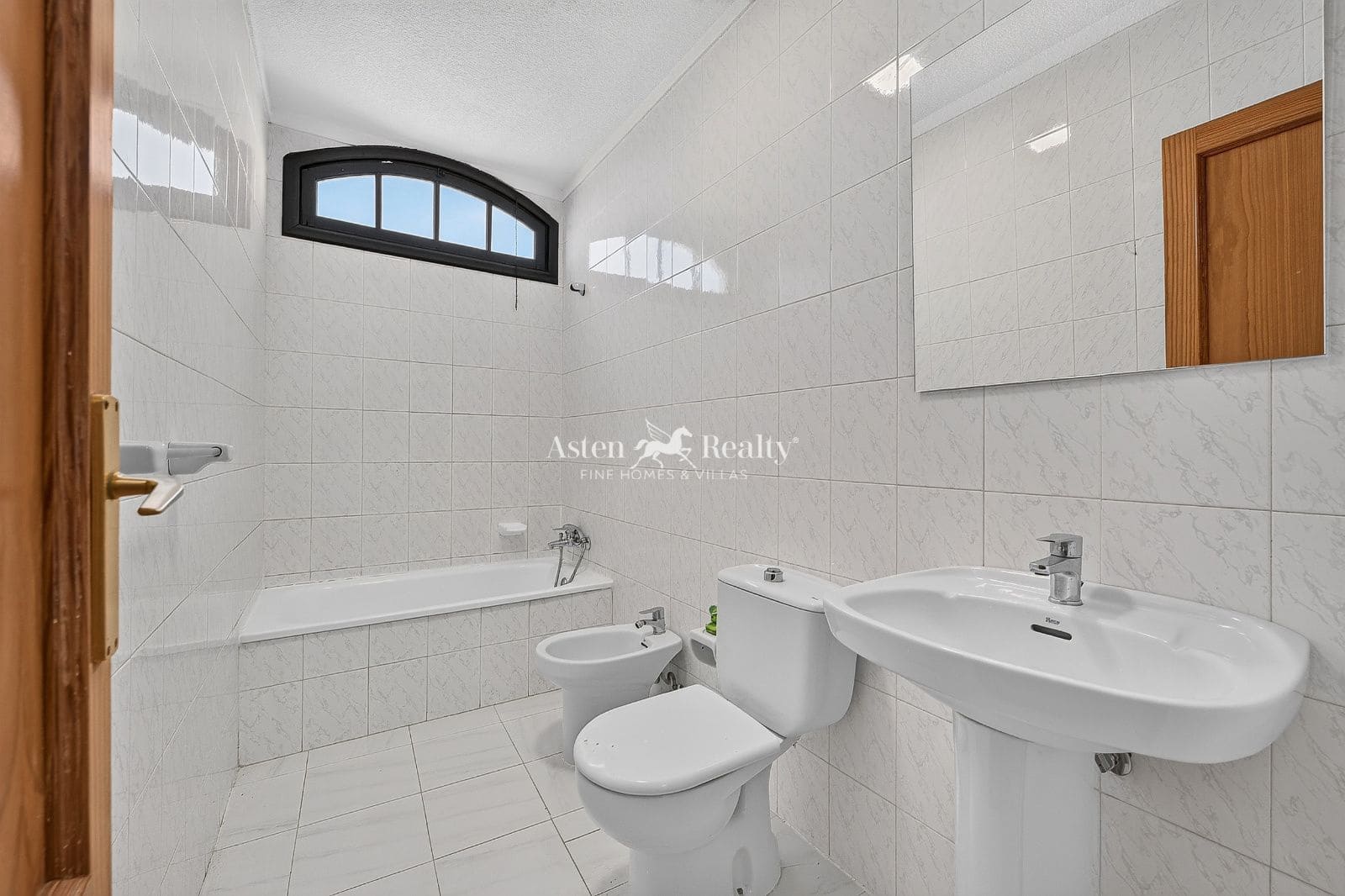 1 quarto Apartamento para venda em Los Abrigos com garagem - 235 000 € (Ref: 9965939)