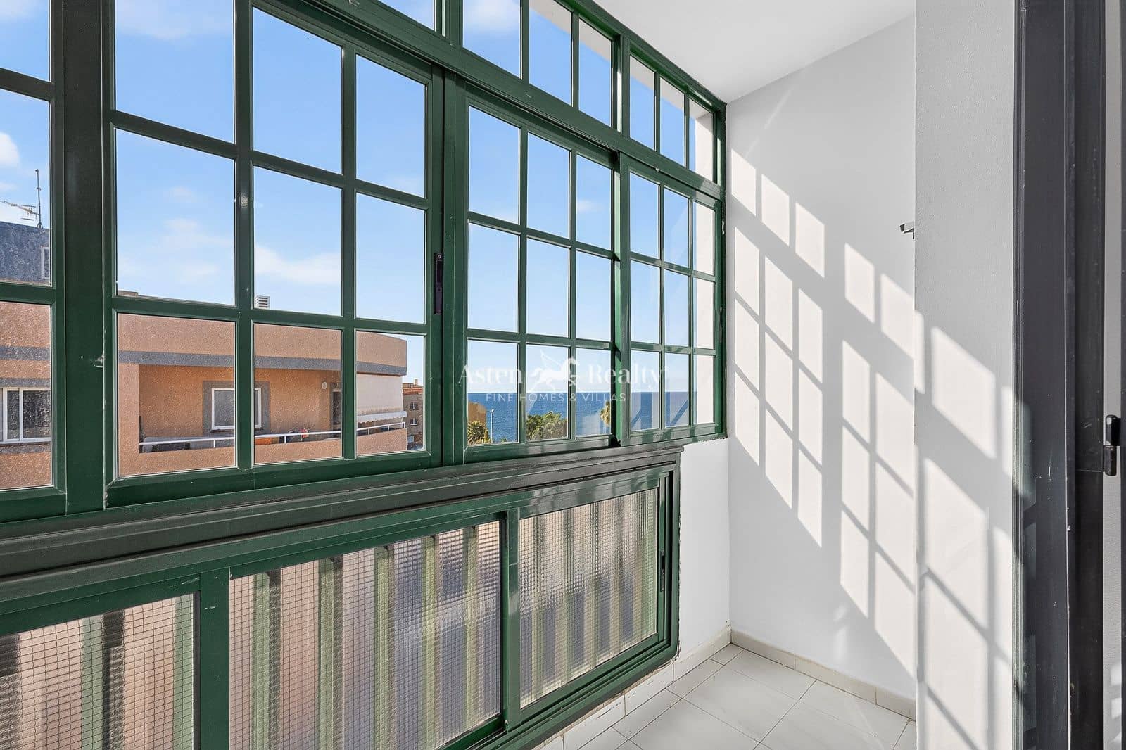 1 quarto Apartamento para venda em Los Abrigos com garagem - 235 000 € (Ref: 9965939)