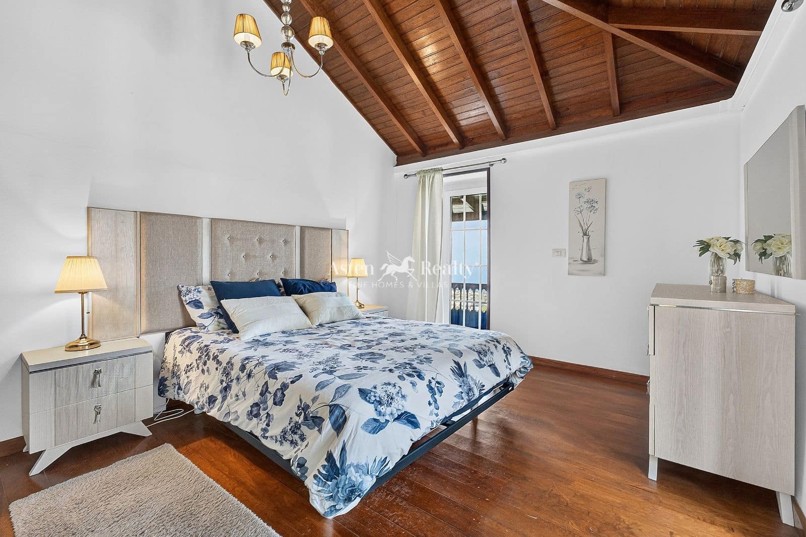 4 quarto Casa em Banda para venda em La Victoria de Acentejo com piscina garagem - 925 000 € (Ref: 9965940)