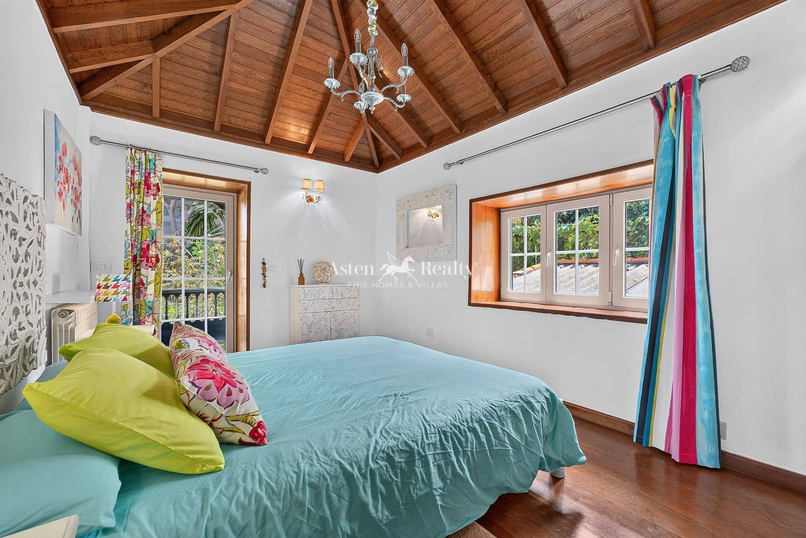 4 quarto Casa em Banda para venda em La Victoria de Acentejo com piscina garagem - 925 000 € (Ref: 9965940)