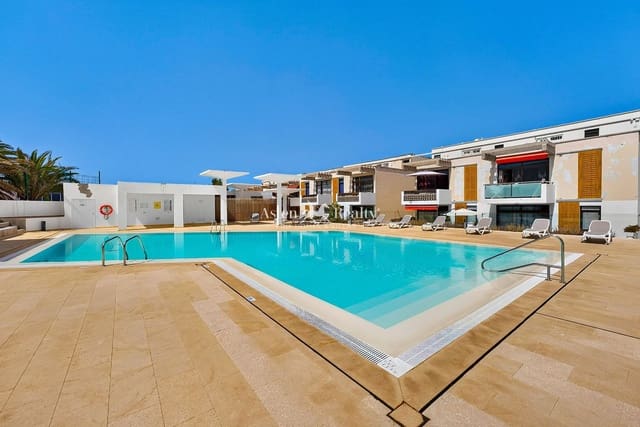 1 makuuhuone Asunto myytävänä paikassa Playa de las Americas, Arona mukana uima-altaan 
autotalli - 290 000 € (Ref: 9974305)