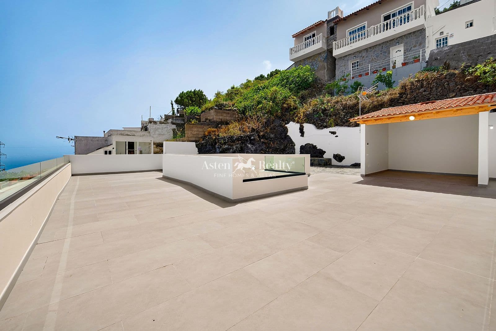 3 bedroom Villa for sale in El Tanque with garage - € 462,000 (Ref: 9975839)