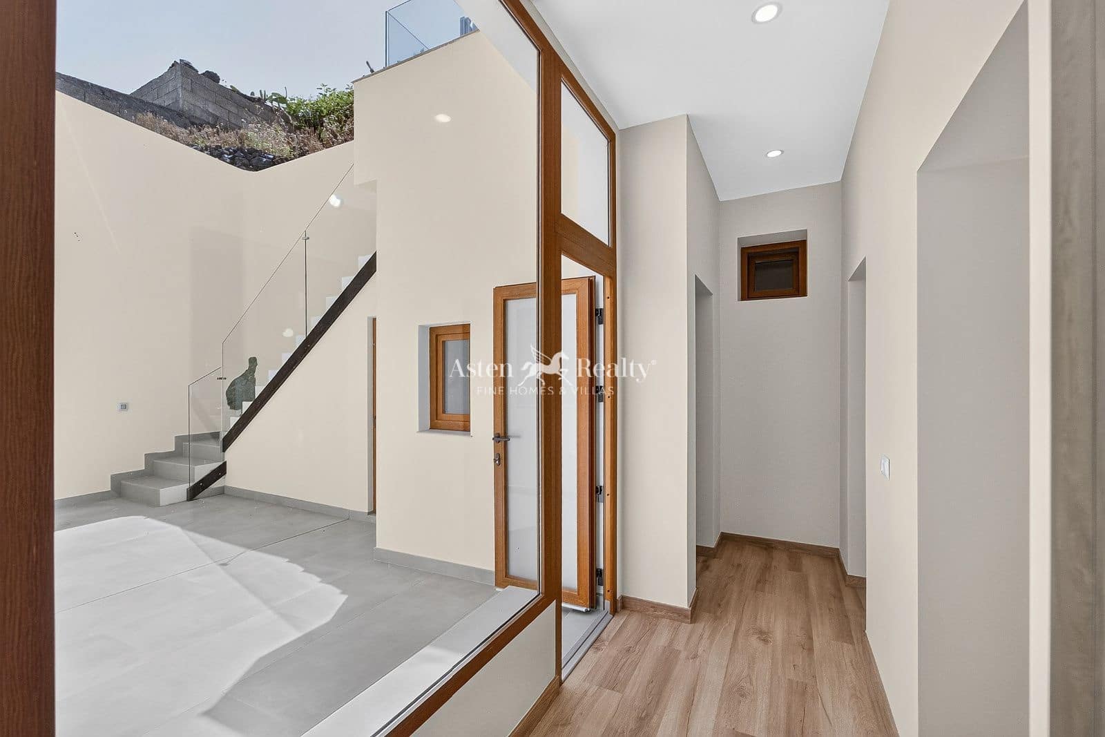 3 bedroom Villa for sale in El Tanque with garage - € 462,000 (Ref: 9975839)