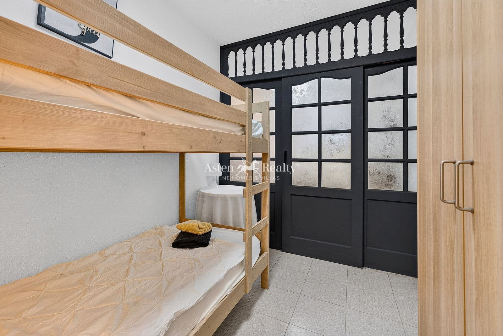 2 slaapkamer Flat te koop in Puerto Santiago met zwembad - € 280.000 (Ref: 9977894)