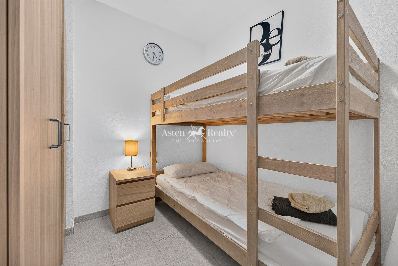 2 slaapkamer Flat te koop in Puerto Santiago met zwembad - € 280.000 (Ref: 9977894)