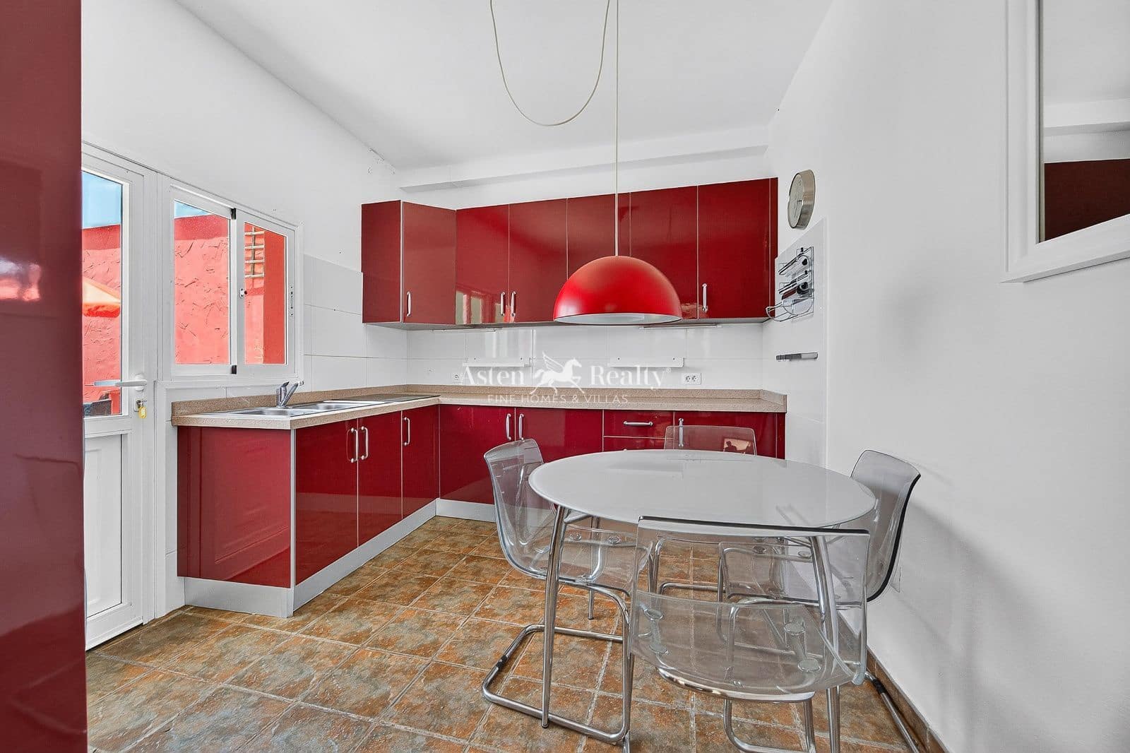 5 slaapkamer Huis te koop in La Orotava - € 295.000 (Ref: 9977975)