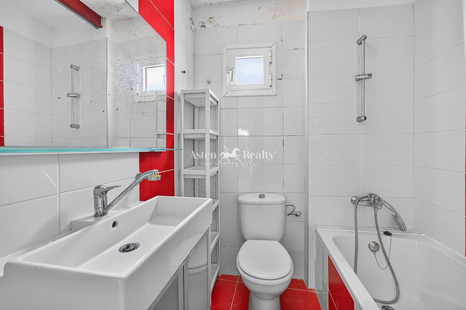 5 slaapkamer Huis te koop in La Orotava - € 295.000 (Ref: 9977975)
