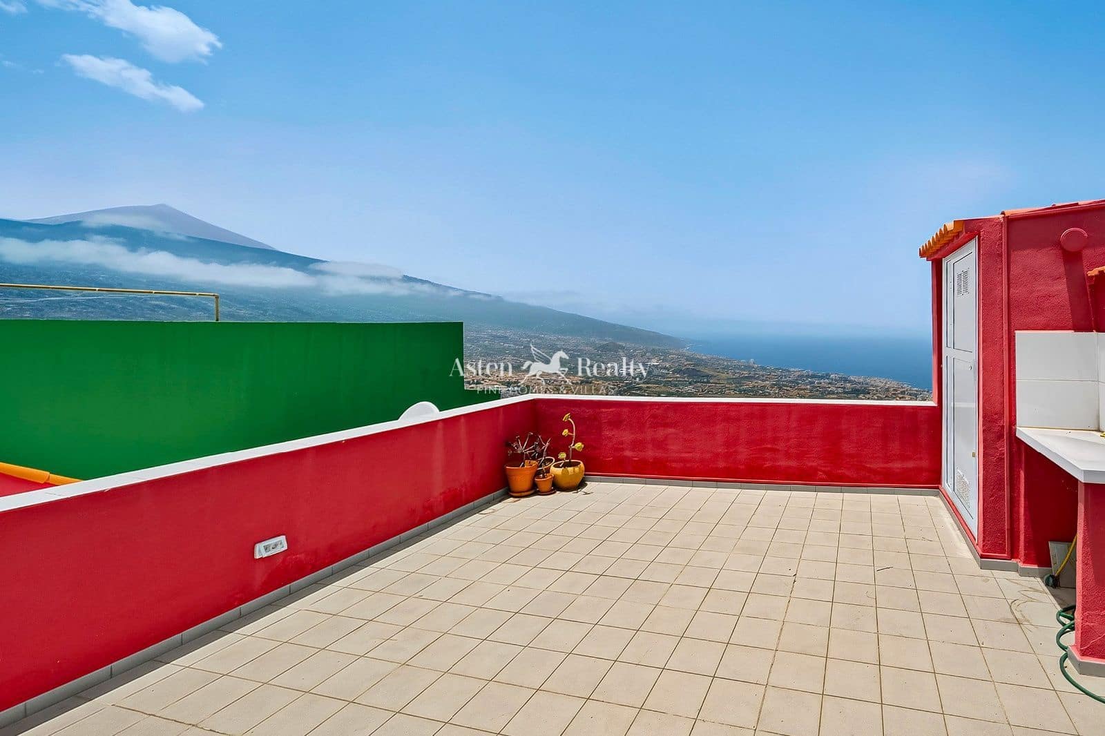 5 slaapkamer Huis te koop in La Orotava - € 295.000 (Ref: 9977975)
