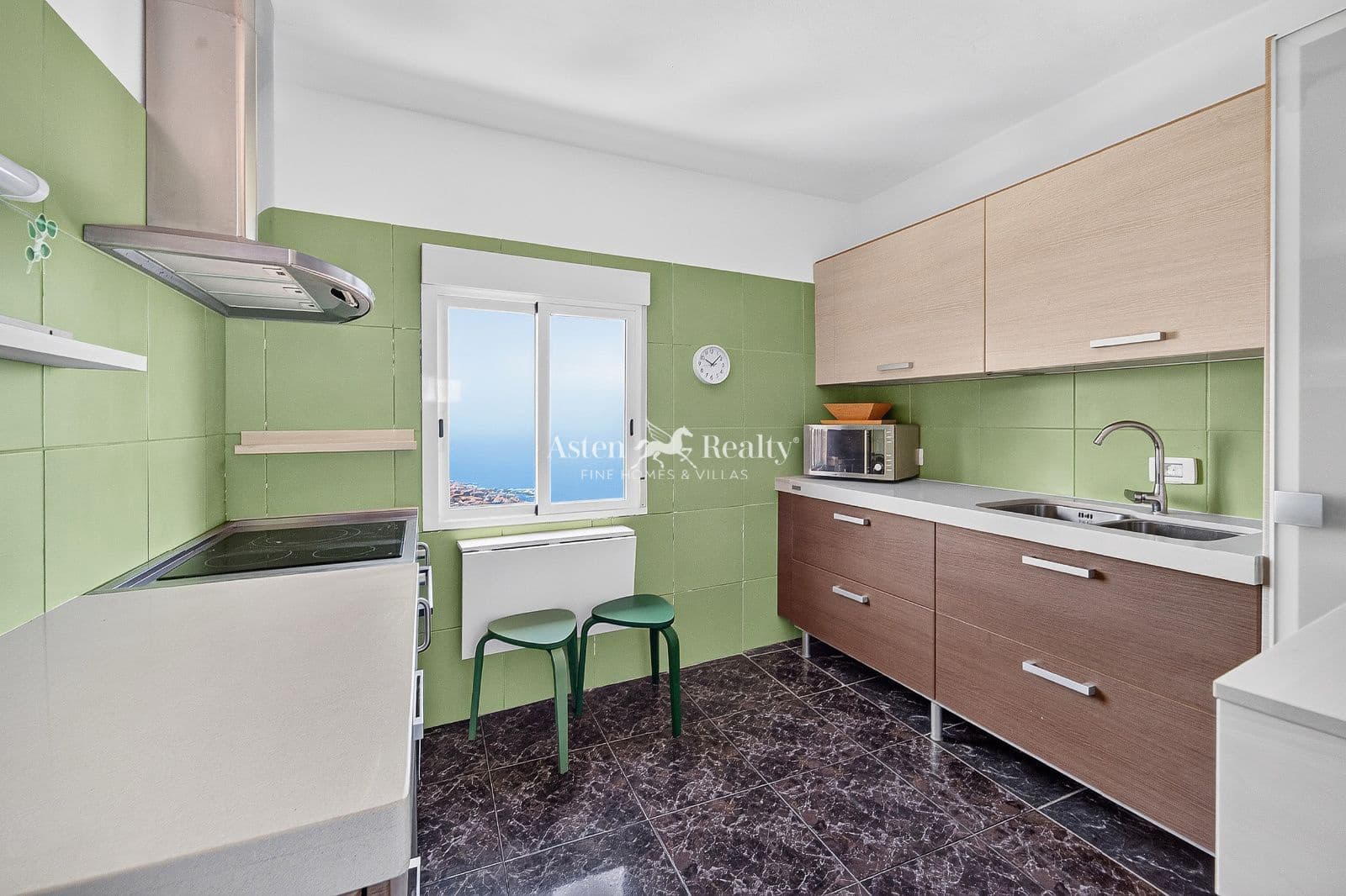 5 slaapkamer Huis te koop in La Orotava - € 295.000 (Ref: 9977975)