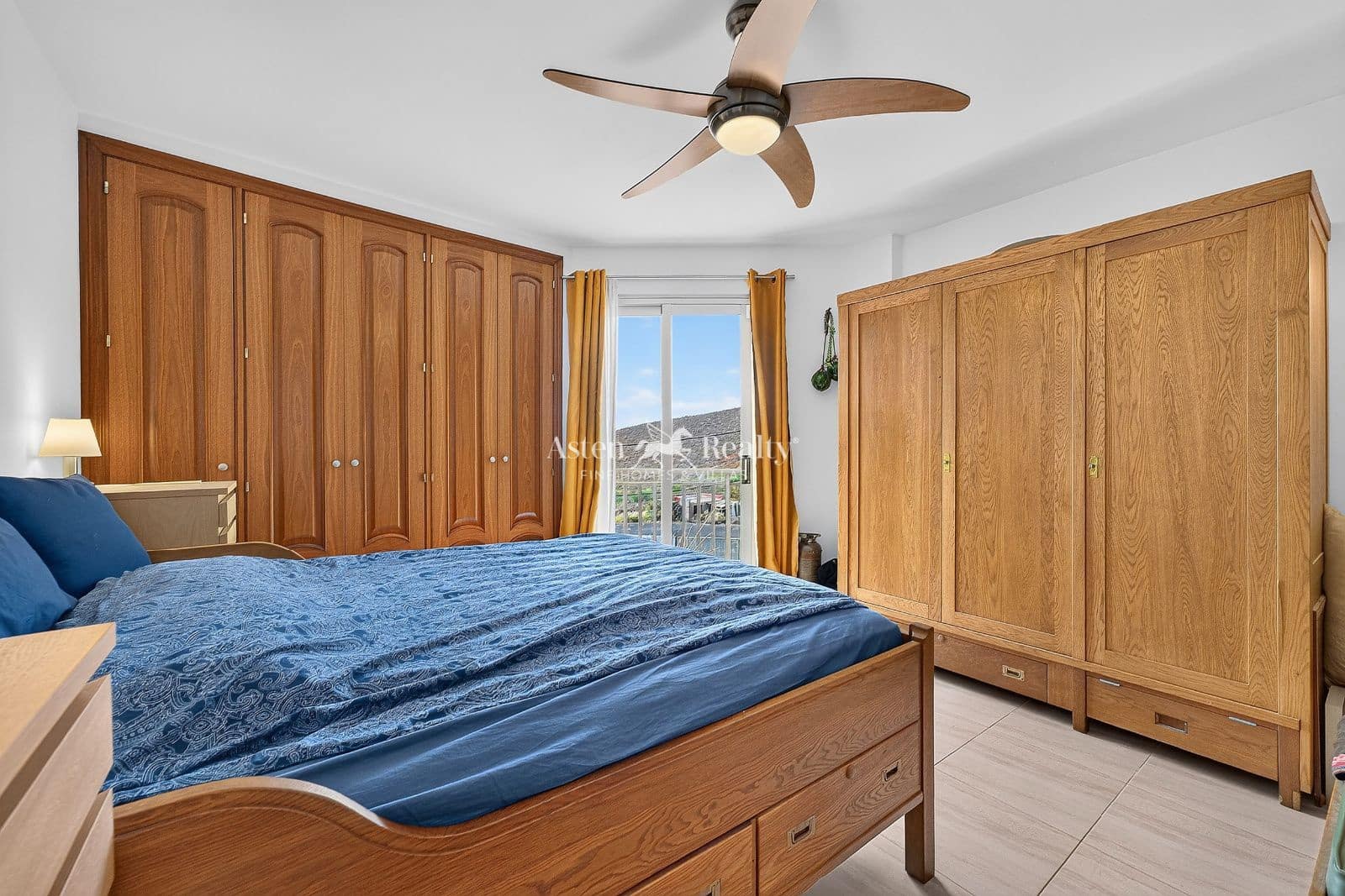 Piso de 2 habitaciones en Granadilla de Abona en venta con garaje - 220.000 € (Ref: 9981481)