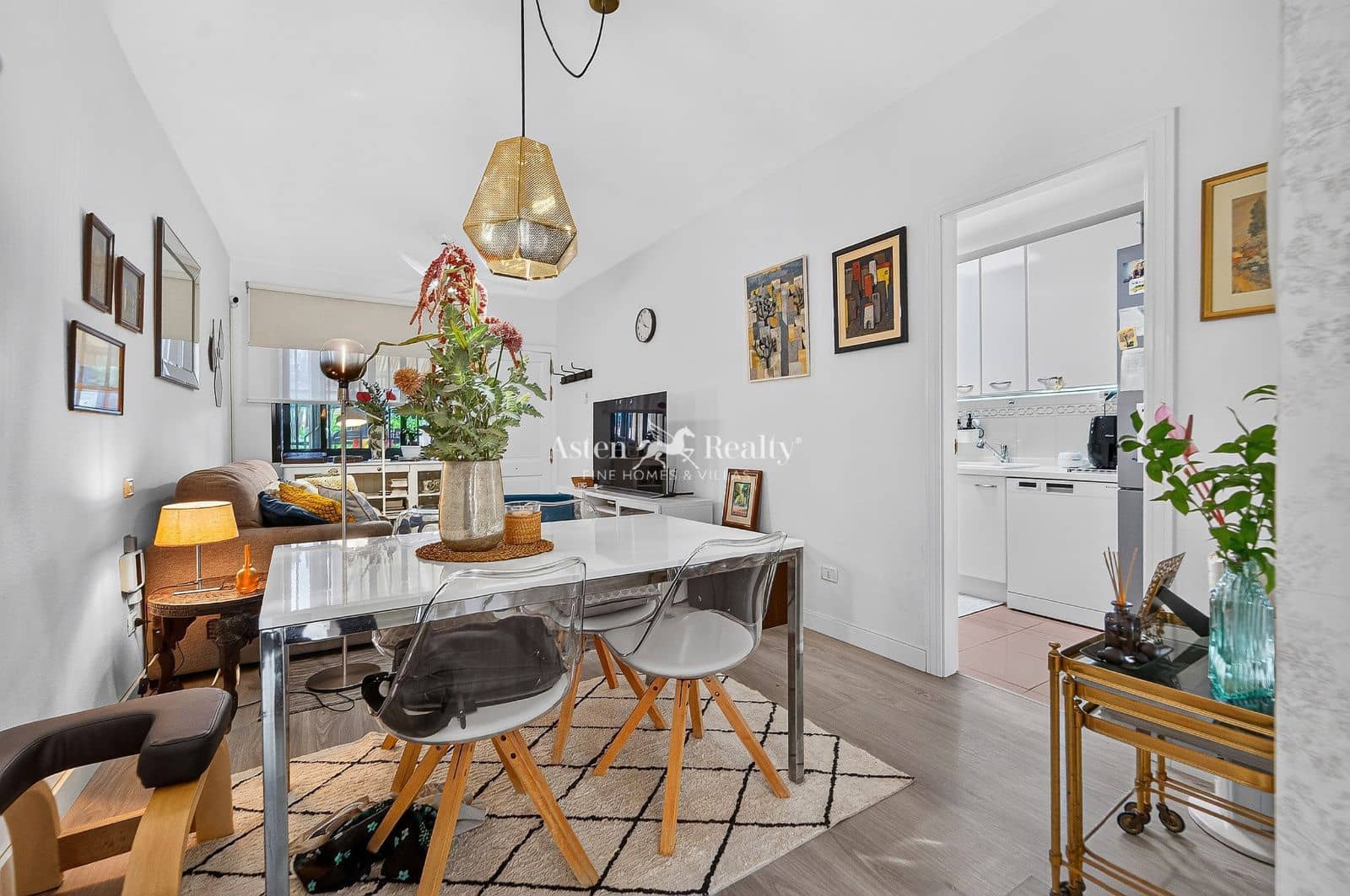 1 soveværelse Lejlighed til salg i Playa del Duque med swimmingpool garage - € 455.000 (Ref: 9993579)