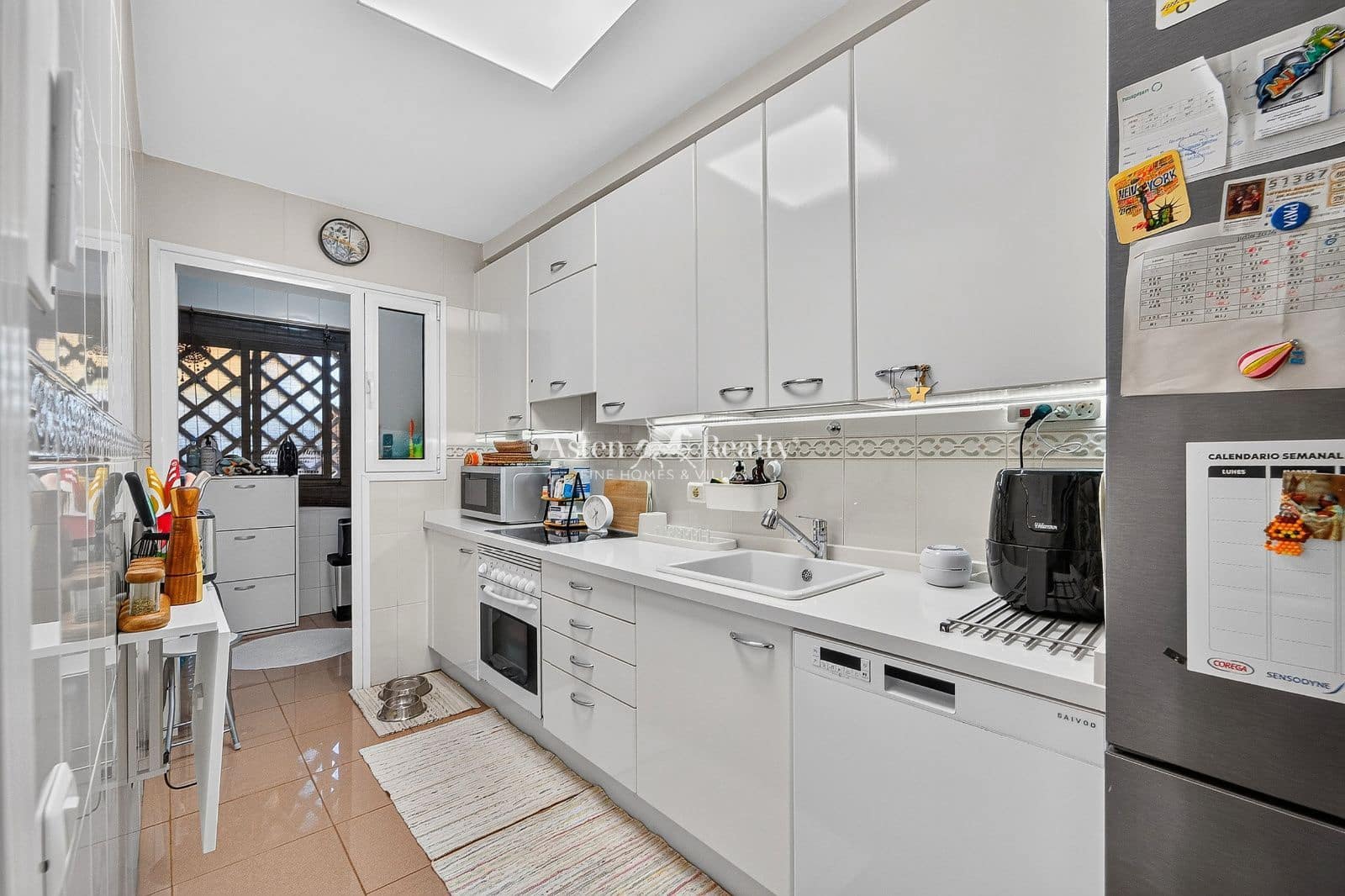 1 soveværelse Lejlighed til salg i Playa del Duque med swimmingpool garage - € 455.000 (Ref: 9993579)