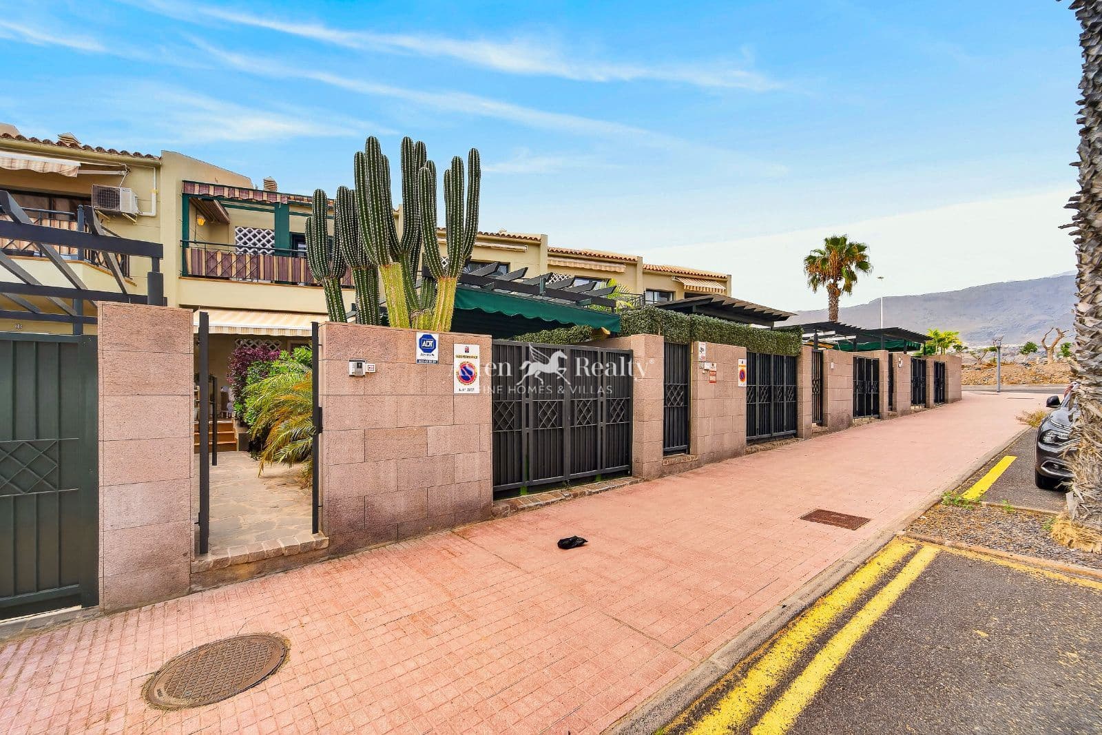 1 soveværelse Lejlighed til salg i Playa del Duque med swimmingpool garage - € 455.000 (Ref: 9993579)