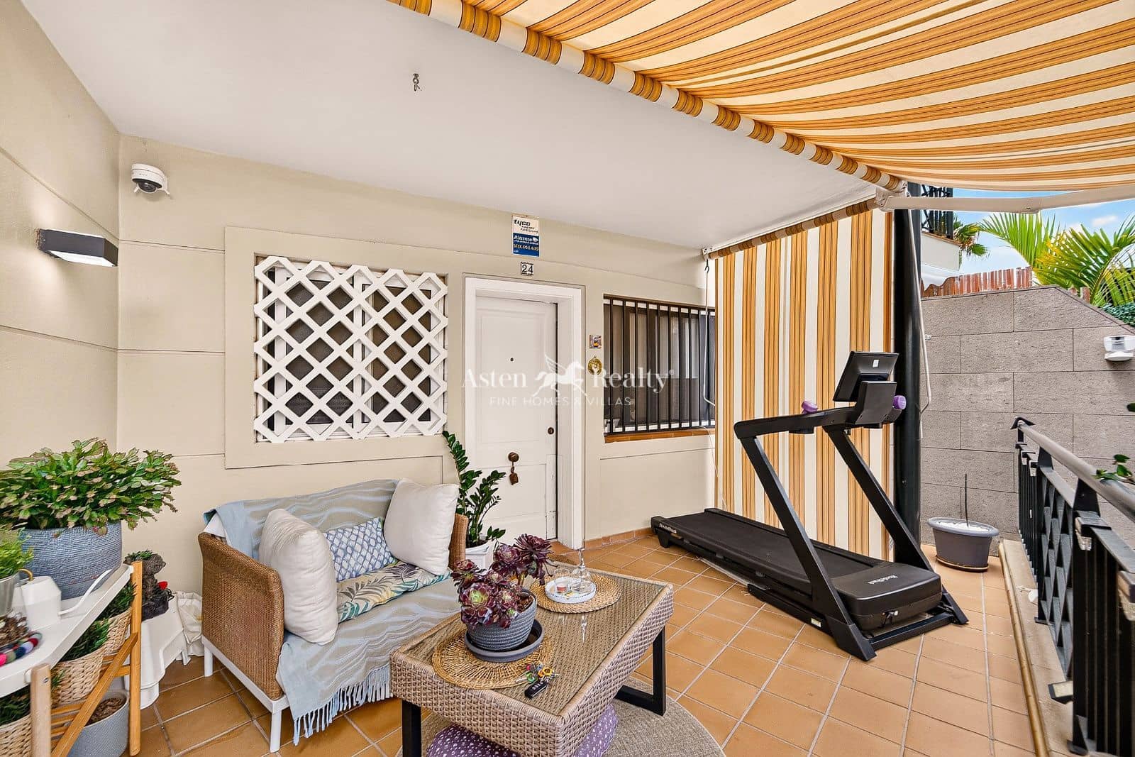 1 soveværelse Lejlighed til salg i Playa del Duque med swimmingpool garage - € 455.000 (Ref: 9993579)
