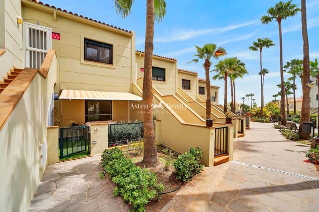 1 soveværelse Lejlighed til salg i Playa del Duque, Adeje med swimmingpool garage - € 455.000 (Ref: 9993579)