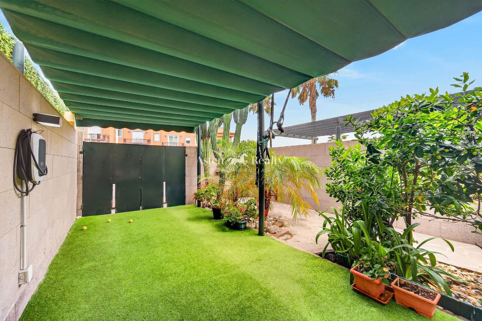 1 soveværelse Lejlighed til salg i Playa del Duque med swimmingpool garage - € 455.000 (Ref: 9993579)