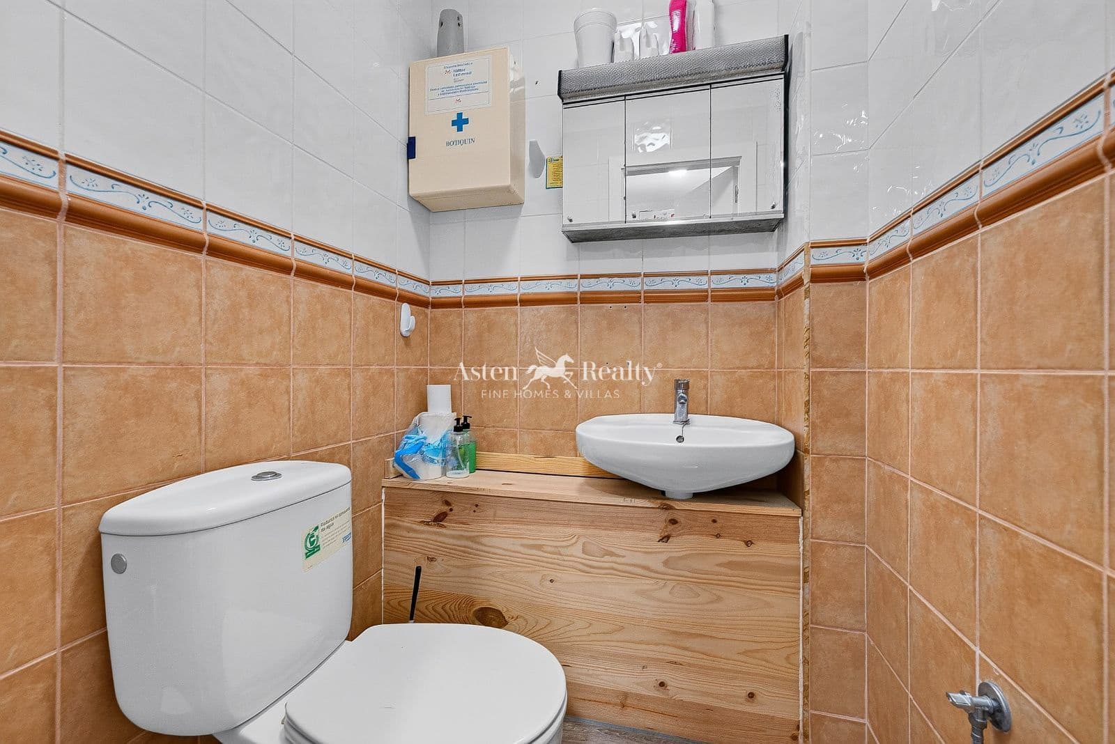 Empresa para venda em Fanabe - 215 000 € (Ref: 9996301)