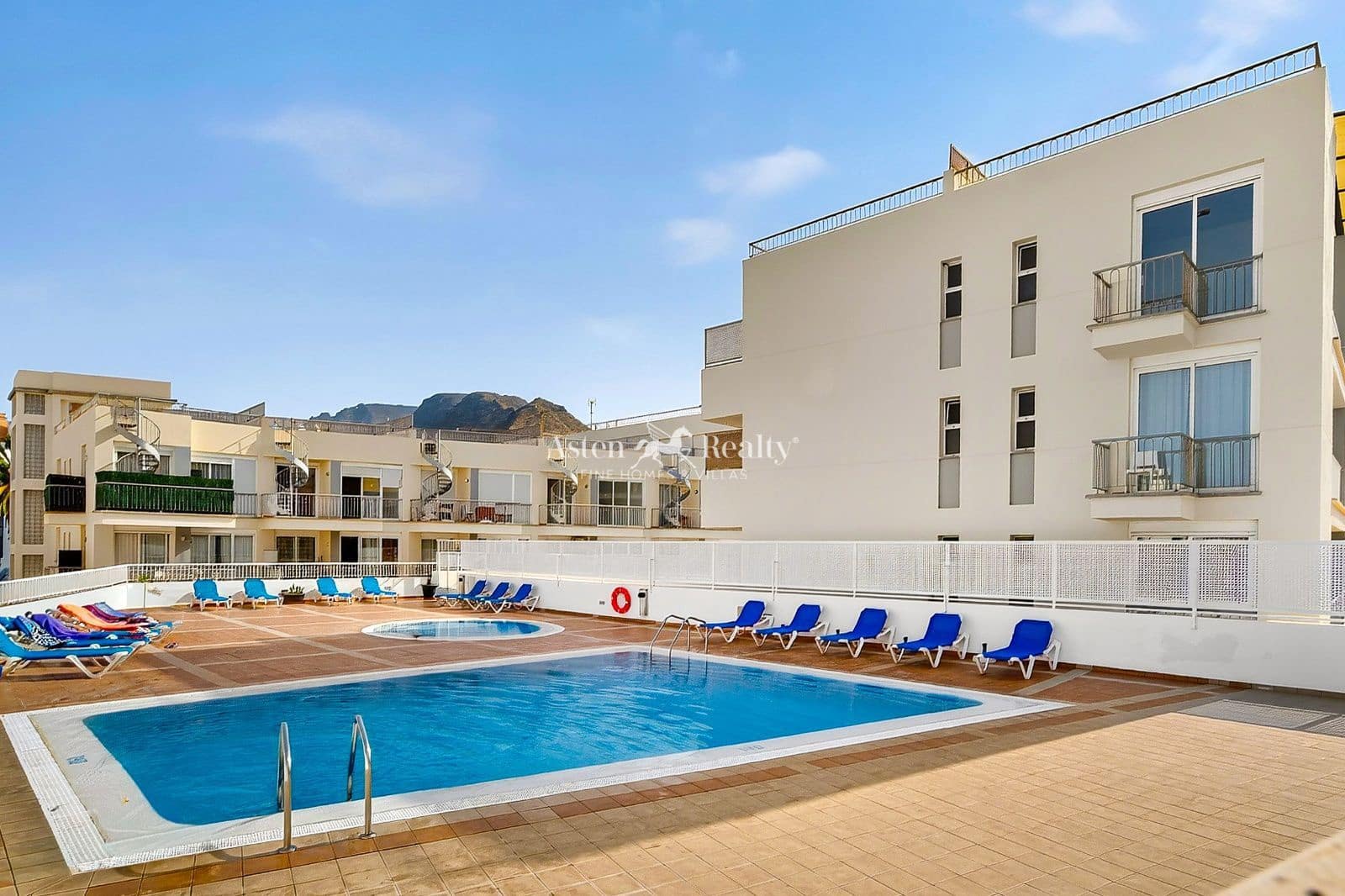 3 slaapkamer Penthouse te koop in Puerto Santiago met zwembad - € 330.000 (Ref: 9996302)